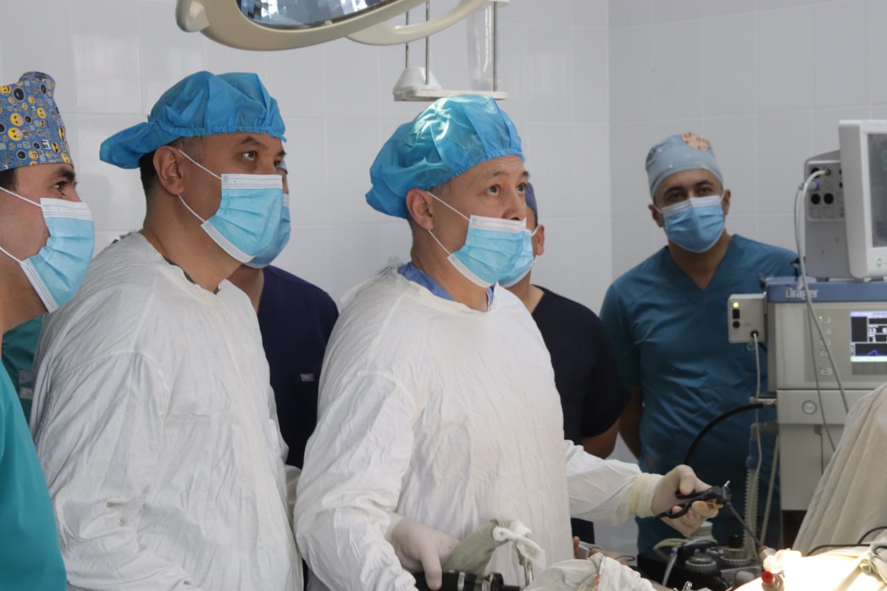 ССВ: Хоразмда илк бор лапароскоп ёрдамида буйрак трансплантацияси ўтказилди